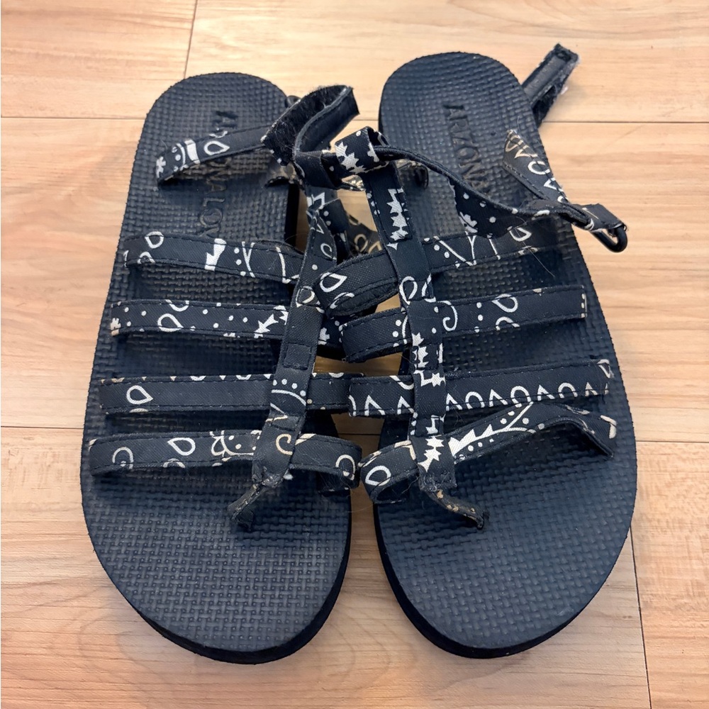 Arizona Love Black Strappy Bandana Print Sandals